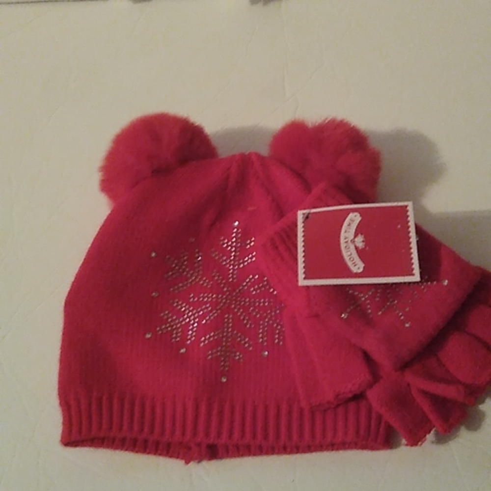 Holiday Time hat and gloves set with snow flakes on them